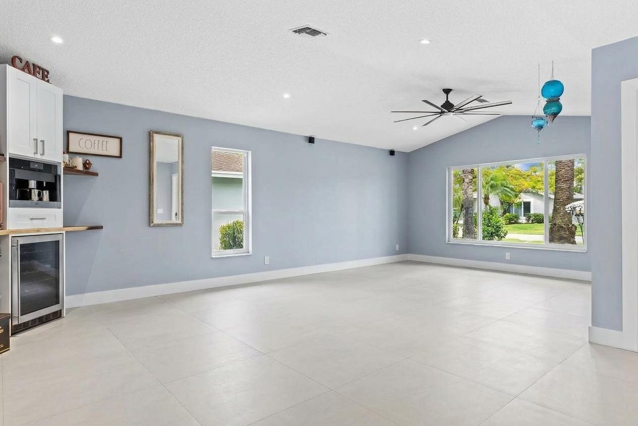 10110 SW 16TH Place, Davie, FL 33324 - Photo 4
